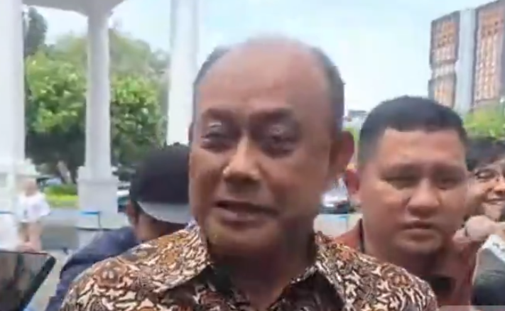 Kepala Badan Gizi Nasional (BGN), Dadan Hindayana, memenuhi panggilan Presiden Republik Indonesia, Prabowo Subianto, membahas insiden keracunan makanan dalam Program Makan Bergizi Gratis (MBG) yang terjadi di Sukoharjo, Jawa Tengah. (tangkap layar)